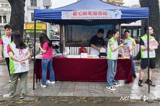 血拼强敌！杜兰特对阵绿军打满首节10中5贡献12分3篮板2助攻